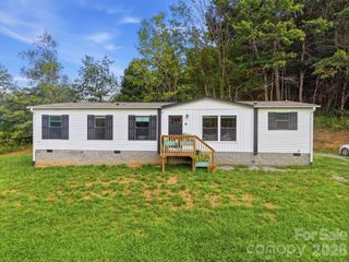 526 Cane River School Road, Burnsville, NC 28714