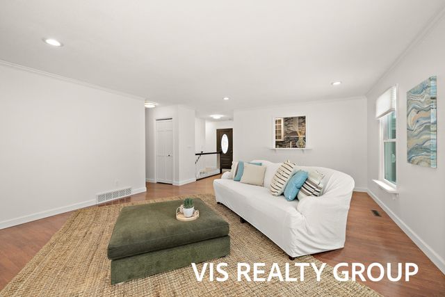 15027 152nd Avenue, Grand Haven, MI 49417