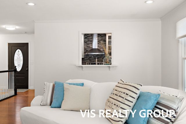 15027 152nd Avenue, Grand Haven, MI 49417