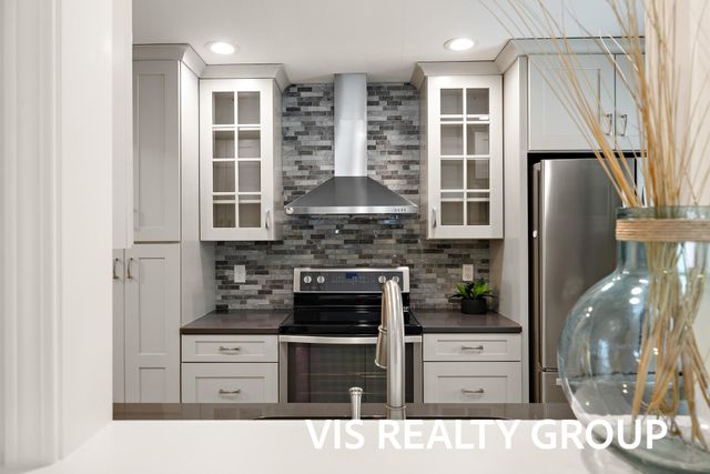 15027 152nd Avenue, Grand Haven, MI 49417