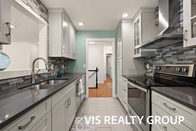 15027 152nd Avenue, Grand Haven, MI 49417