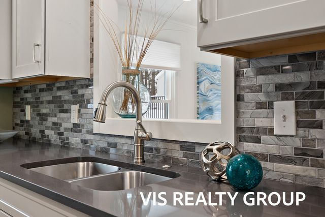 15027 152nd Avenue, Grand Haven, MI 49417