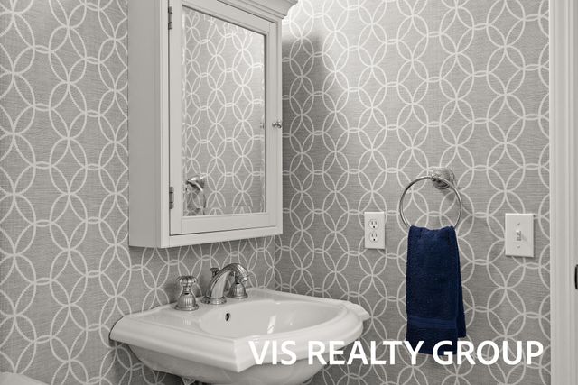 15027 152nd Avenue, Grand Haven, MI 49417