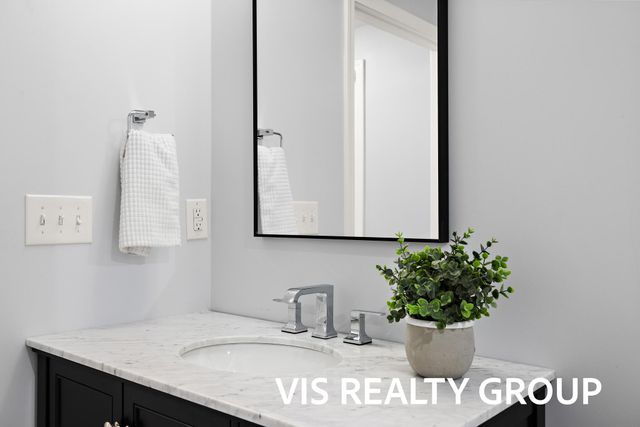 15027 152nd Avenue, Grand Haven, MI 49417