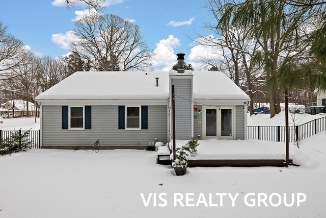 15027 152nd Avenue, Grand Haven, MI 49417