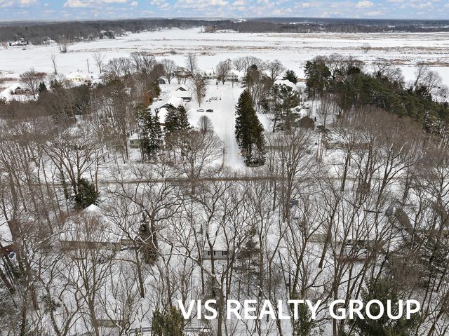 15027 152nd Avenue, Grand Haven, MI 49417