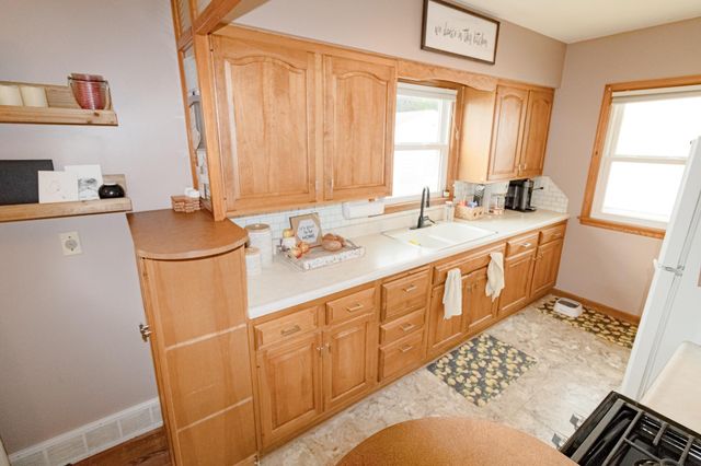 1937 W 7th Street, Waterloo, IA 50702