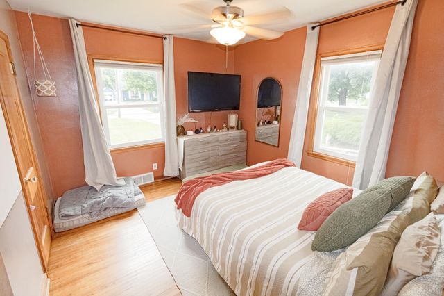 1937 W 7th Street, Waterloo, IA 50702