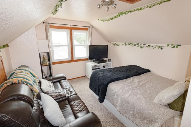 1937 W 7th Street, Waterloo, IA 50702