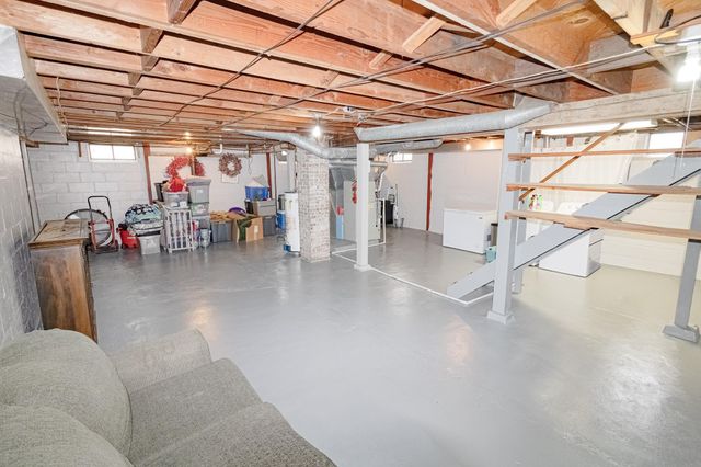 1937 W 7th Street, Waterloo, IA 50702