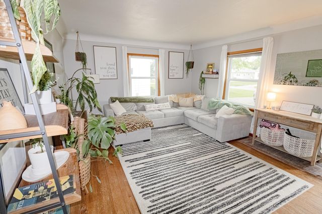 1937 W 7th Street, Waterloo, IA 50702