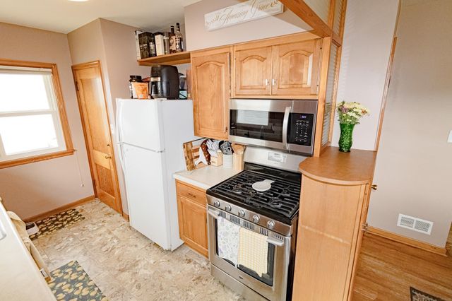 1937 W 7th Street, Waterloo, IA 50702