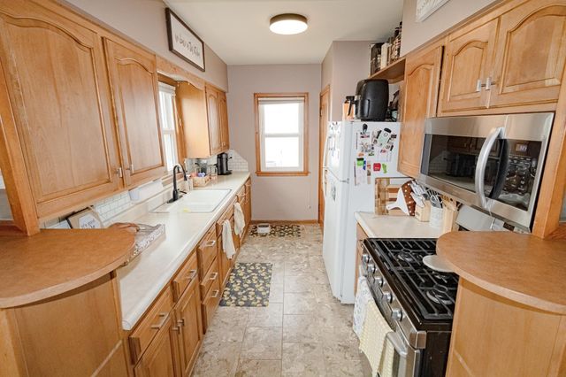 1937 W 7th Street, Waterloo, IA 50702