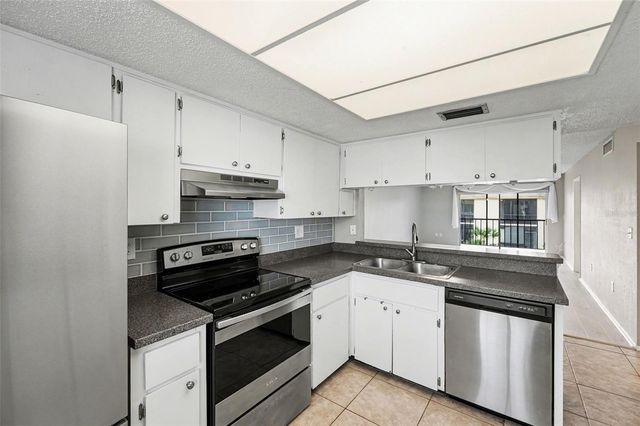 106 PINE COURT 346, Oldsmar, FL 34677