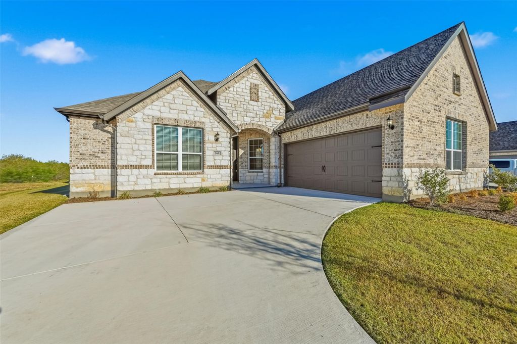 765 Brozgold Avenue, Midlothian, TX 76065