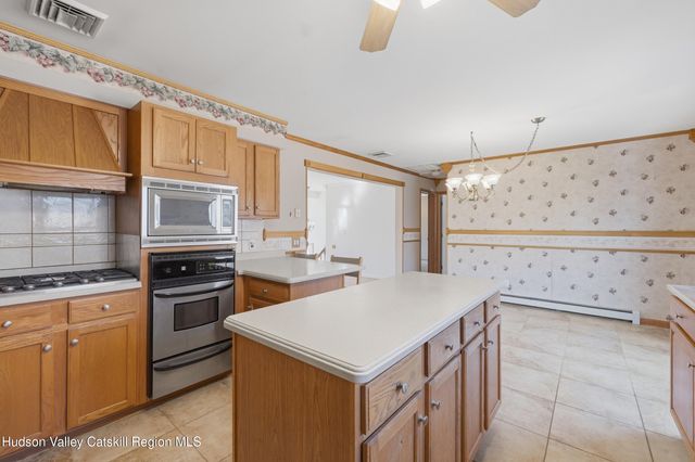 13 Stella Drive, Gardiner, NY 12525