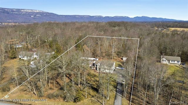 13 Stella Drive, Gardiner, NY 12525