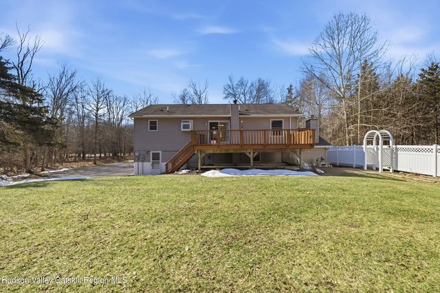 13 Stella Drive, Gardiner, NY 12525