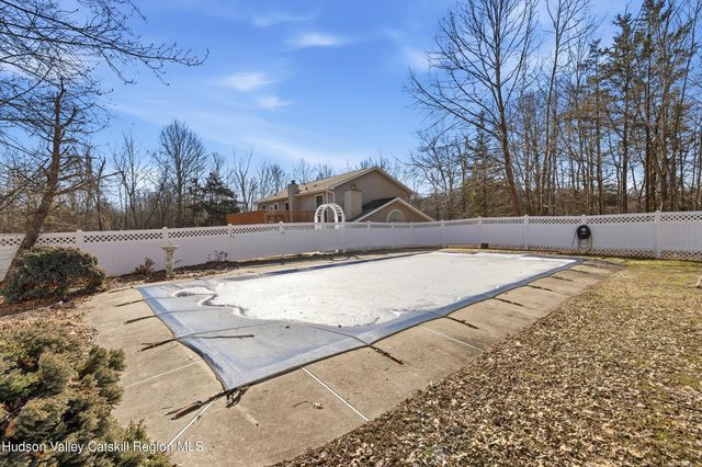 13 Stella Drive, Gardiner, NY 12525