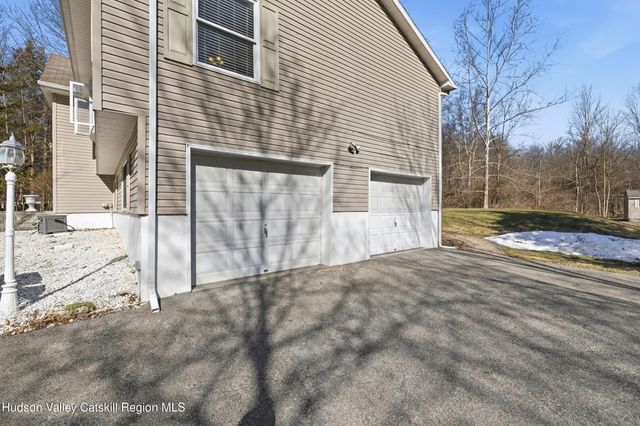 13 Stella Drive, Gardiner, NY 12525