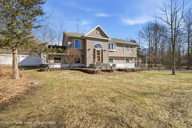 13 Stella Drive, Gardiner, NY 12525