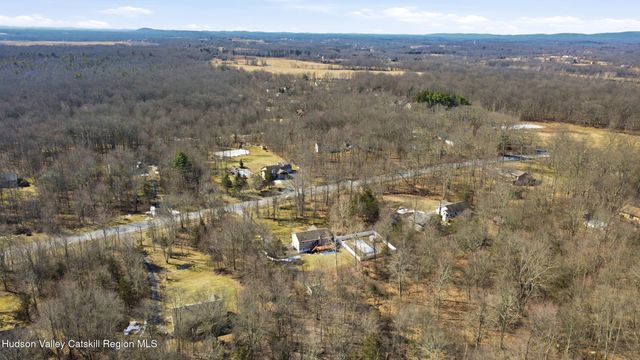 13 Stella Drive, Gardiner, NY 12525