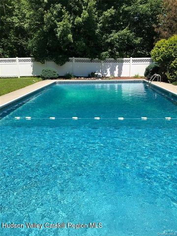 13 Stella Drive, Gardiner, NY 12525