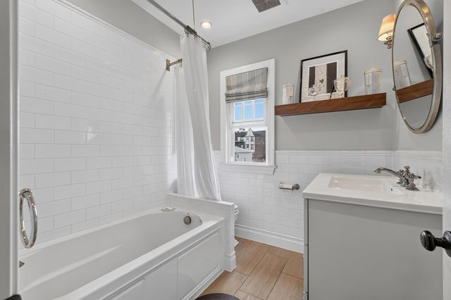 16 MARION CT, Bayonne, NJ 07002