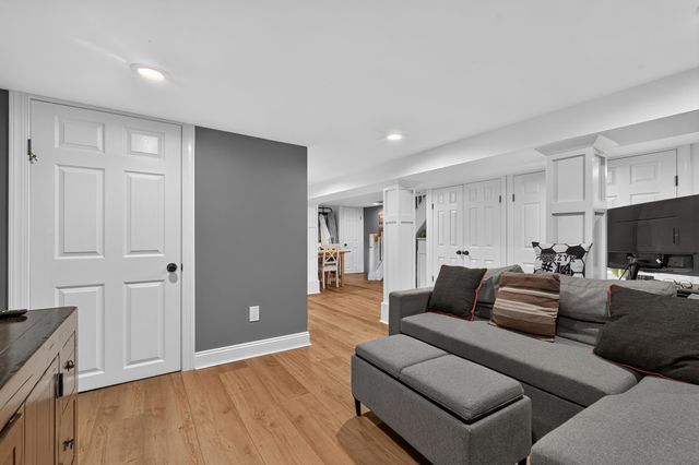 16 MARION CT, Bayonne, NJ 07002