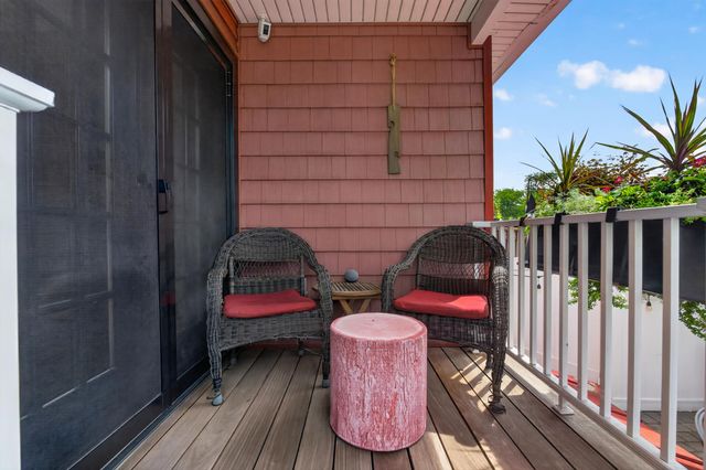 16 MARION CT, Bayonne, NJ 07002