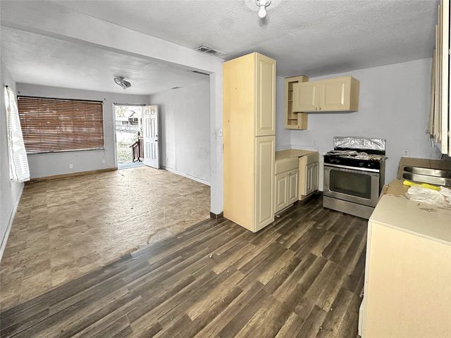 535 Ella Avenue, Dallas, TX 75217