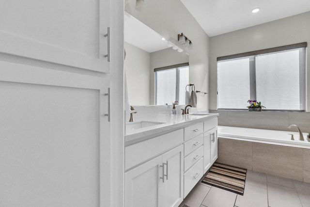 2942 Laredo Dr, Rocklin, CA 95765