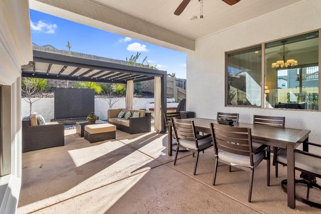 2942 Laredo Dr, Rocklin, CA 95765