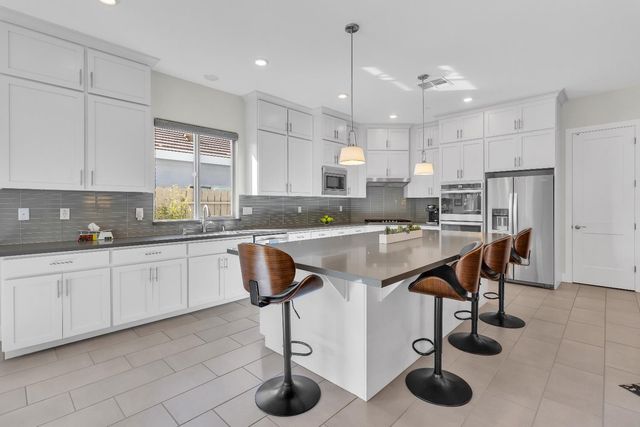 2942 Laredo Dr, Rocklin, CA 95765