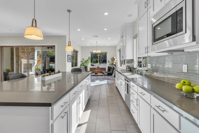 2942 Laredo Dr, Rocklin, CA 95765