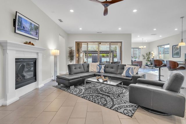 2942 Laredo Dr, Rocklin, CA 95765