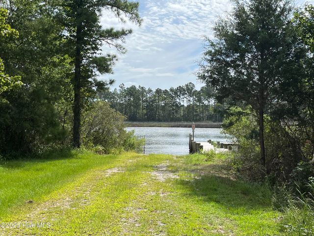 309 Garbacon Drive, Beaufort, NC 28516