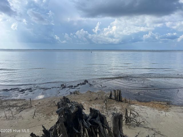 309 Garbacon Drive, Beaufort, NC 28516