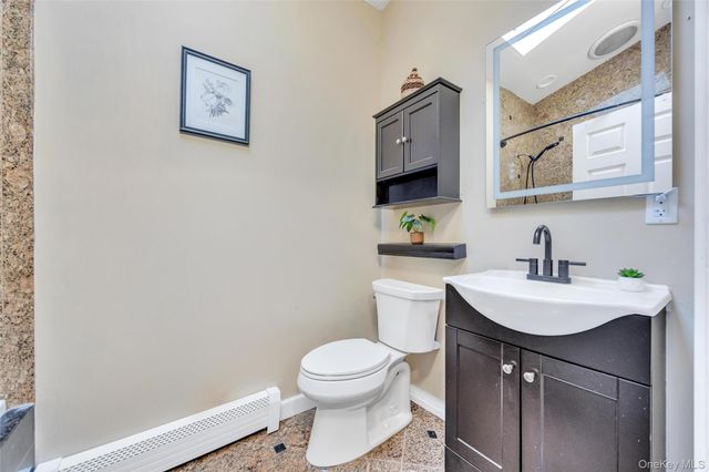 7 Amherst Road, Ronkonkoma, NY 11779