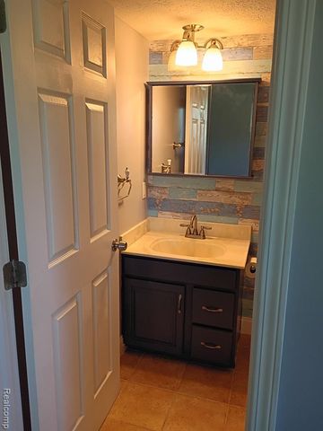9766 Amanda Drive, Fowlerville, MI 48836