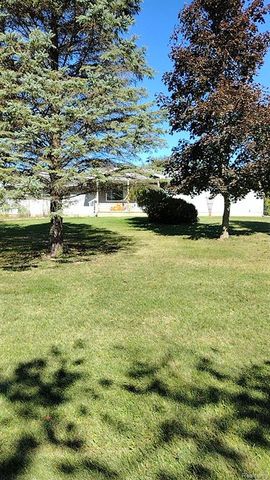 9766 Amanda Drive, Fowlerville, MI 48836