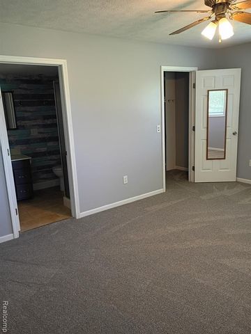 9766 Amanda Drive, Fowlerville, MI 48836