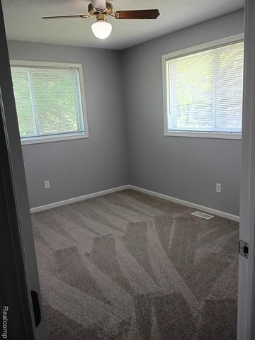 9766 Amanda Drive, Fowlerville, MI 48836