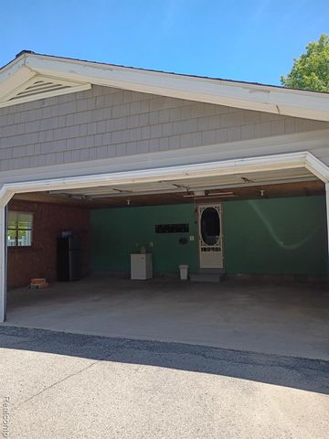 9766 Amanda Drive, Fowlerville, MI 48836