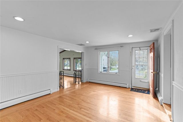 2 Oak Grove Boulevard, North Providence, RI 02911