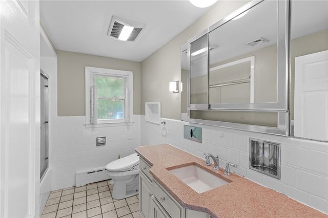 2 Oak Grove Boulevard, North Providence, RI 02911