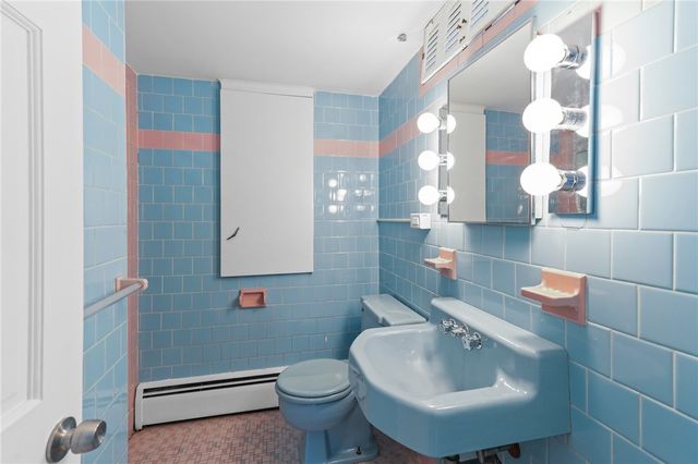 2 Oak Grove Boulevard, North Providence, RI 02911