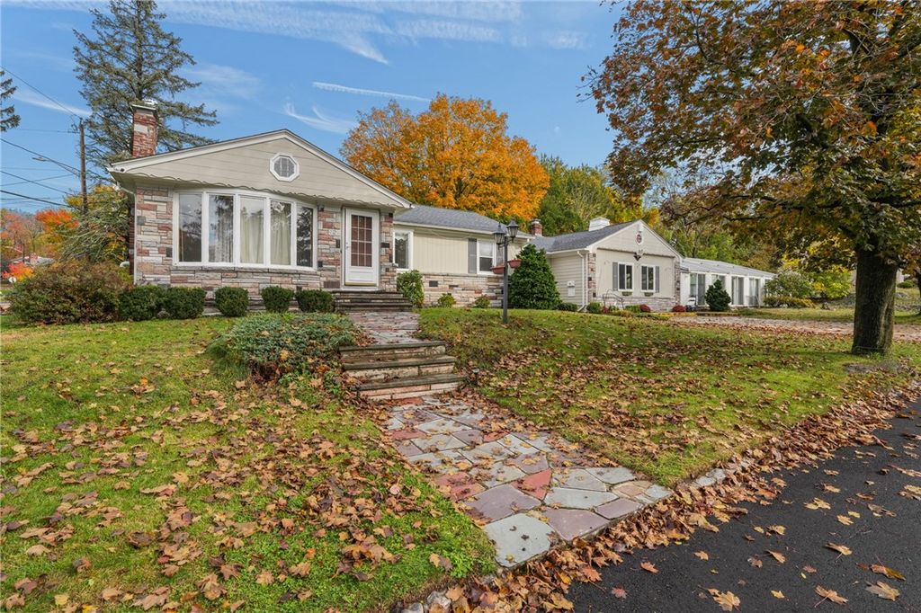 2 Oak Grove Boulevard, North Providence, RI 02911