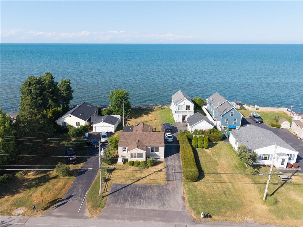 3065 Edgemere Drive, Greece, NY 14612