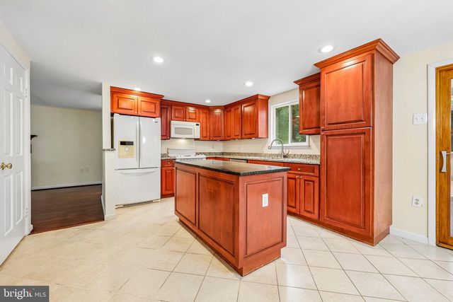 12821 KETTERING DR, Herndon, VA 20171